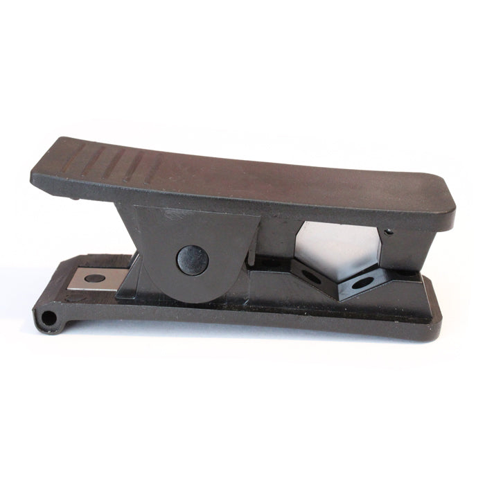 Cutter Tool for Regaliz Leather Cord / black plastic body / spring loaded / replaceable steel blade