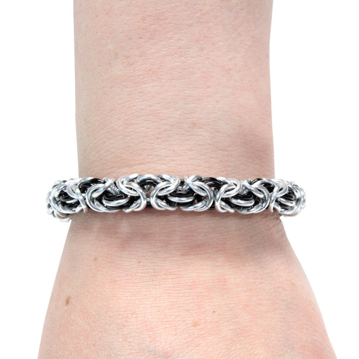 Three-Ring Byzantine Chainmail Bracelet / fits up to 7 inch wrist size / with silver and black anodized aluminum jump rings