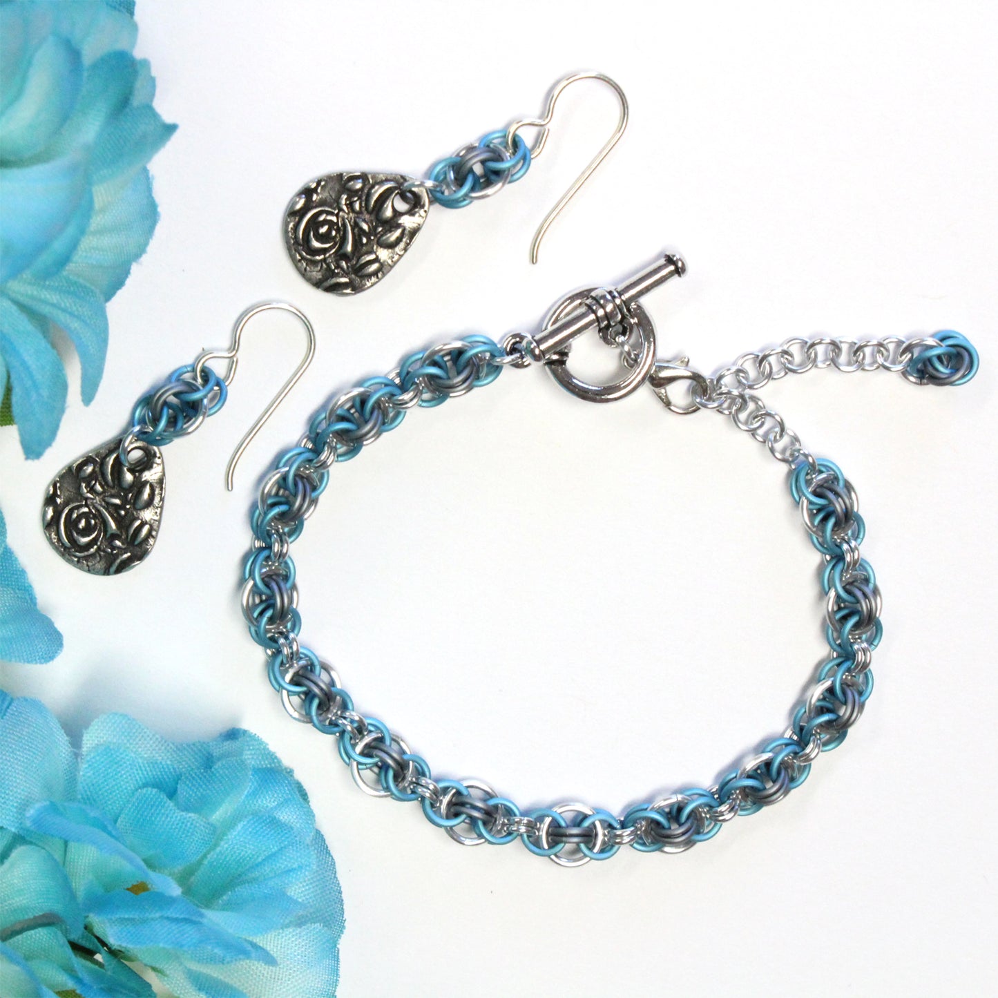 Modified Helm Chain Bracelet / with adjustable clasp for 6-1/2 to 7-1/2 inch wrist / includes matching earrings