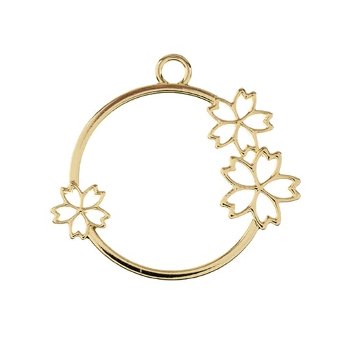 33 × 36 mm Gold Floral Circle Pendant 