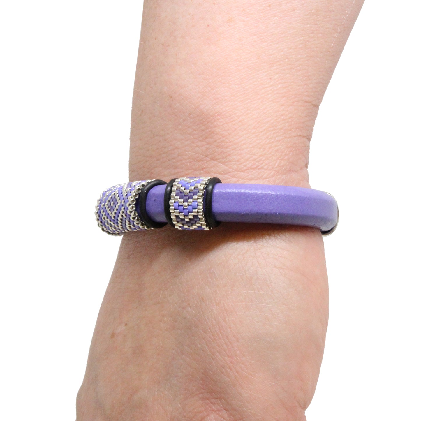 LILAC PURPLE Geometric Bracelet / fits 6.5 to 7 Inch wrist size / leather with magnetic clasp